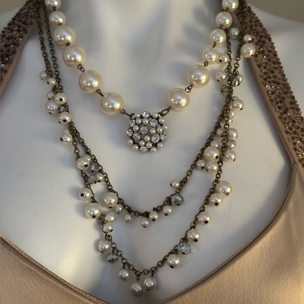 ANN TAYLOR Signed 3-Strand Pearl & Gold Rhinestone Claw Clasp Statement Necklace